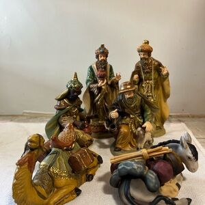 Vintage Detailed Nativity Figurine Set